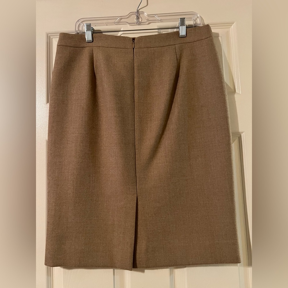 J. Crew Wool Pencil Skirt in Camel Size 10 - Picture 3 of 7